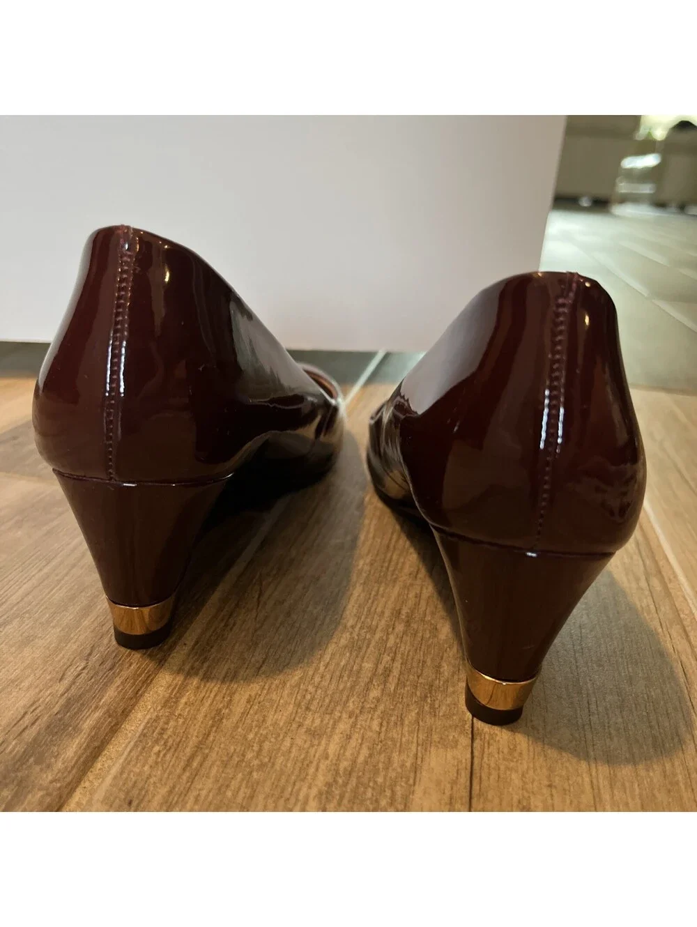 TORY BURCH ASTORIA MAROON RED WEDGE PUMP HEELS SIZE 6.5M